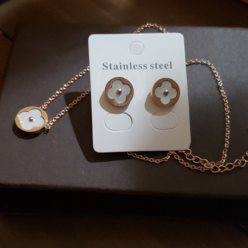 Necklace & Earring Set - Picture 3 of 5